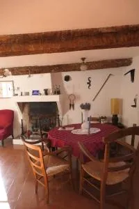 Le Baguier, maison de caractère dans hameau typique provençal - 塞扬