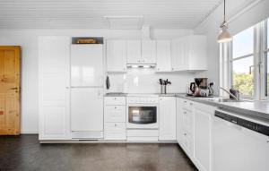 3 Bedroom Lovely Home In Millinge