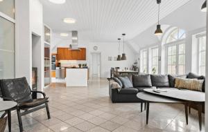 Awesome Home In Ulfborg With Kitchen