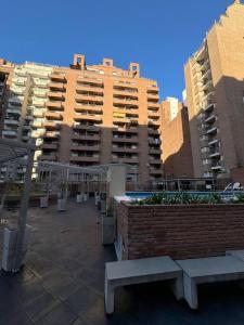 Gran Paraná con pileta y asador