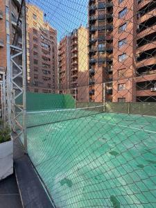 Gran Paraná con pileta y asador