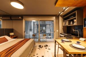 Lindo Studio, Central, Com Garagem e Academia!