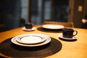 Lindo Studio, Central, Com Garagem e Academia!