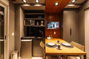 Lindo Studio, Central, Com Garagem e Academia!