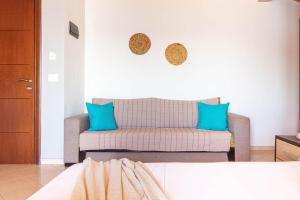 PotamSea Bliss 38- Beach Front, Sun Beds & Parking