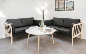 4 Bedroom Lovely Home In Hals