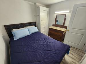 Beautiful redone apartment on the beach block