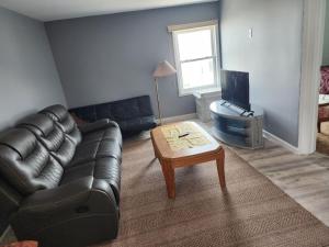 Beautiful redone apartment on the beach block