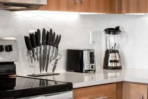 Beautiful 1BR Apt in Hollywood w Pool and Parking - Hollywood