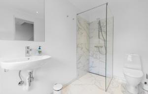 Lovely Home In Østermarie With Wifi