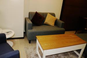 Elegant Queen room with wifi access-Ruby