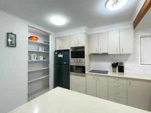 Yolanda - Burrum Heads- Beachfront - 3BR- Aircon