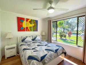 Yolanda - Burrum Heads- Beachfront - 3BR- Aircon