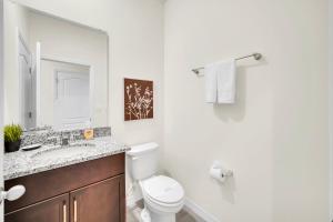 6BR Villa - Heated Pool - Game Room - Water Park