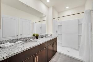 6BR Villa - Heated Pool - Game Room - Water Park