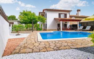 3 Bedroom Beautiful Home In Labin 