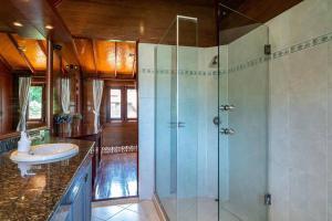 Tropical Beachfront 4 Bdr Pool Villa - KBR24