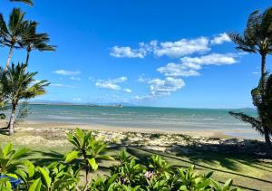 On the Beach, Seaviews, Bowen Beach House