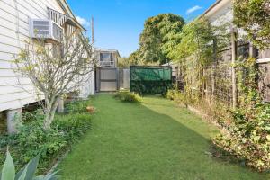 Cosy Queensland Charm - A Family, Friendly Cottage