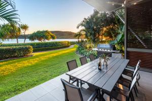 Yacht Club Villa 6 On Hamilton Island - oceanviews, 2 x buggies & valet service