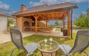 Amazing Home In Prozor With Kitchen 