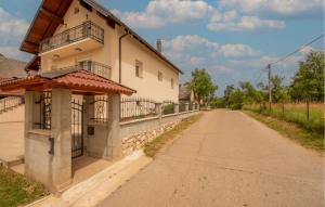 Amazing Home In Prozor With Kitchen