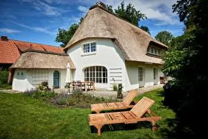 Reetdach-Villa mit Blick in die Natur - 160m² Entspannung pur - Tremsbüttel