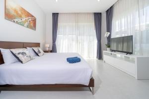 2 Bedrooms Villa in Rawai - v6 t