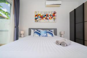 2 Bedrooms Villa in Rawai - v6 t