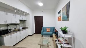 Cozy 1 BR San Lorenzo Place Netflix 4KM NAIA