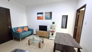 Cozy 1 BR San Lorenzo Place Netflix 4KM NAIA