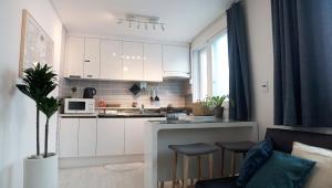 Hello Seochon - Gyeongbokgung Station