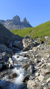 VILLARGONDRAN vélos en Maurienne garage motos