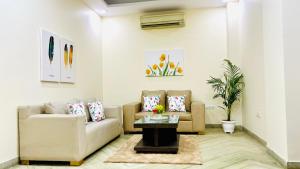 BluO Modern 3BHK Rohini -Balcony, Lift , Parking
