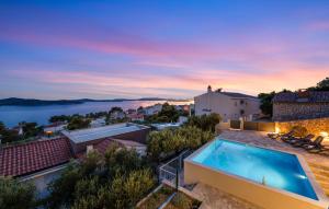 Nice Home In Zaboric With Wifi