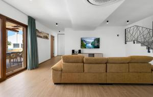 Nice Home In Zaboric With Wifi