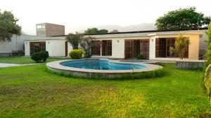 Casa Grande de Campo en Huachipa