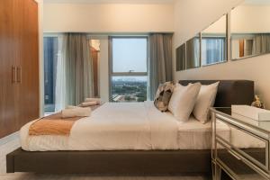 Easy access to Metro - 1BR in Central Park, DIFC - Allsopp&Allsopp