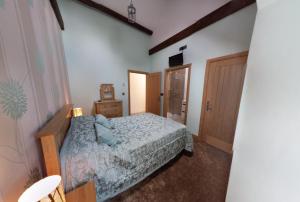 Deluxe Double Room with Shower room in Rhostwarch
