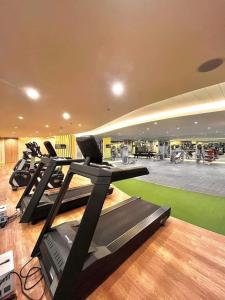 E & R Staycation Condotel near Mall of Asia