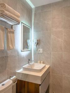 Phòng Loại Sang Giường Đôi (Deluxe Double Room)