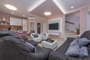 Villa Lungomare with private pool