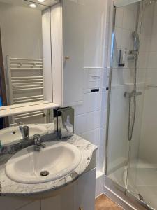 Hotels Logis La Lentillere - Restaurant Cote Parc : photos des chambres