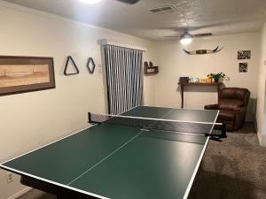 Cheerful 3BR 2BA Sauna Spa Pool Table PPong BBQ More