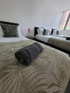 Spacious Leicester Apt with Free Parking, Sleeps 6