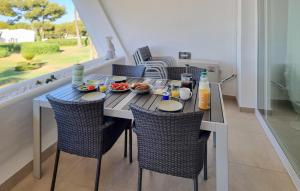 Cozy Apartment In Las Lagunas De Mijas