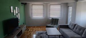 Spacious, Modern Apartment with a Great View