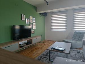 Spacious, Modern Apartment with a Great View
