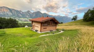 Maiensäss, Berghütte Chlara - autark, voll ausgestattet, Ressourcen begrenzt