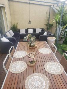 Villas Maison gemenos piscine proche plage 9 couchages clim marseille : photos des chambres